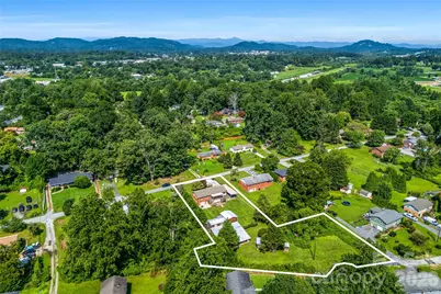 708 Loop Road, Hendersonville, NC 28792 - Photo 31