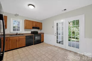 8316 Summerglen Cir, Charlotte, NC 28227 - Photo 9