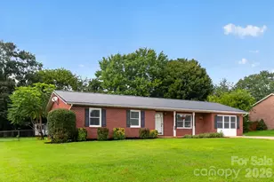 2504 Ashford Dr, Newton, NC 28658 - Photo 3