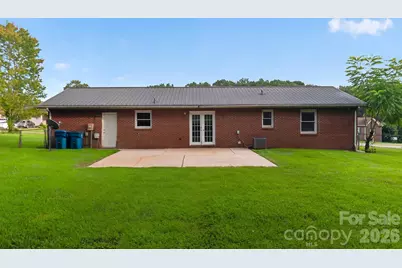 2504 Ashford Drive, Newton, NC 28658 - Photo 23