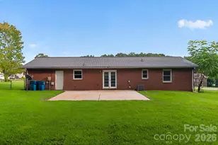 2504 Ashford Dr, Newton, NC 28658 - Photo 23