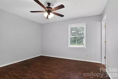 2504 Ashford Drive, Newton, NC 28658 - Photo 15