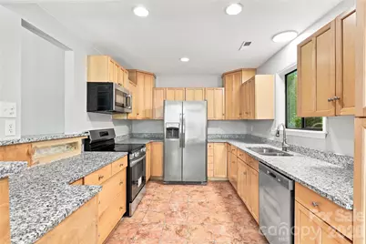 5810 Ness Court, Charlotte, NC 28208 - Photo 9