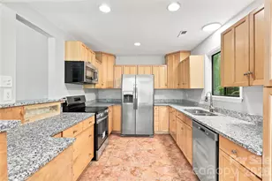 5810 Ness Ct, Charlotte, NC 28208 - Photo 9