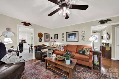 924 Glenshannon Road, Matthews, NC 28105 - Photo 13