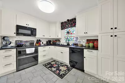 924 Glenshannon Road, Matthews, NC 28105 - Photo 17