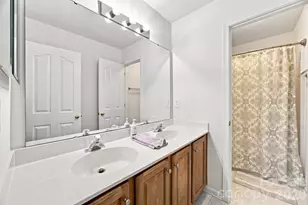9716 Southampton Commons Dr, Charlotte, NC 28277 - Photo 19