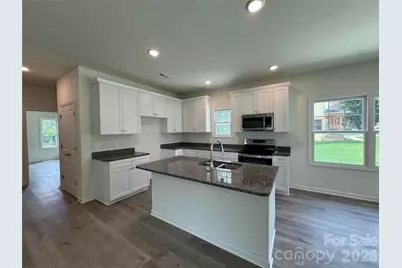 517 W Front Street, Statesville, NC 28677 - Photo 3