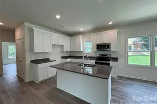 517 W Front St, Statesville, NC 28677 - Photo 3