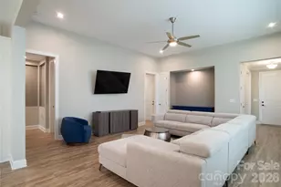 9038 Daring Ct, Charlotte, NC 28215 - Photo 3