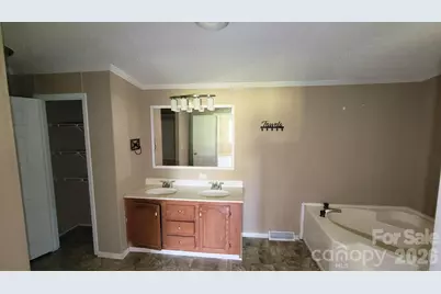 5401 Creek Run Court, Bessemer City, NC 28086 - Photo 13