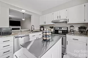 8407 Rust Wood Pl, Charlotte, NC 28227 - Photo 5