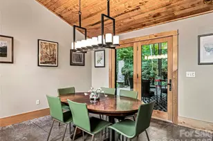 33 Robinson Creek Rd, Asheville, NC 28803 - Photo 11