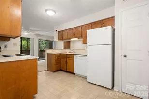 7203 Winery Ln, Charlotte, NC 28227 - Photo 15