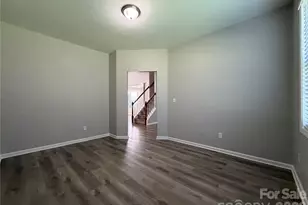 9927 Jeanette Cir, Charlotte, NC 28213 - Photo 11
