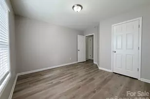 9927 Jeanette Cir, Charlotte, NC 28213 - Photo 17