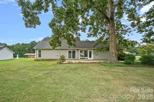 1320 Watts Dr, Charlotte, NC 28216 - Photo 13