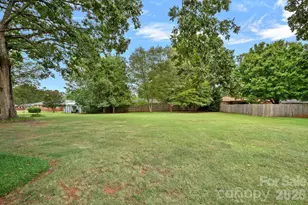 1320 Watts Dr, Charlotte, NC 28216 - Photo 17