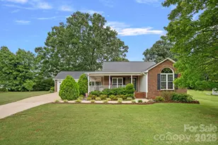 1320 Watts Dr, Charlotte, NC 28216 - Photo 1