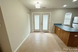 5745 Prescott Ct, Charlotte, NC 28269 - Photo 5
