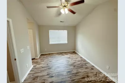 5745 Prescott Court, Charlotte, NC 28269 - Photo 11