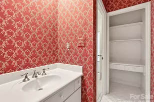 806 Cherokee Rd, Charlotte, NC 28207 - Photo 39
