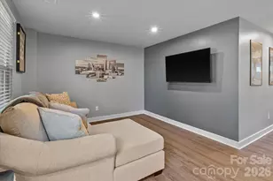 3037 Beeler Ln, Charlotte, NC 28208 - Photo 5
