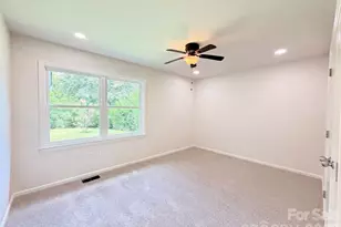 8332 Clear Meadow Ln, Charlotte, NC 28227 - Photo 11