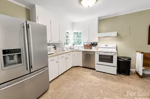 807 Yadkin St, Albemarle, NC 28001 - Photo 9