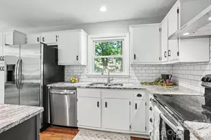 7316 Thorncliff Dr, Charlotte, NC 28210 - Photo 11