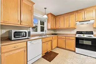 53 Southern Fairway Ct, Etowah, NC 28729 - Photo 7