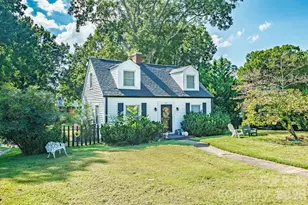 627 N 6th St, Albemarle, NC 28001 - Photo 1