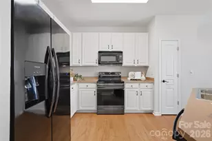 1028 Tabard Ln, Matthews, NC 28104 - Photo 13