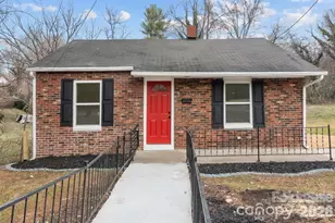 621 E Sharpe St, Statesville, NC 28677 - Photo 1