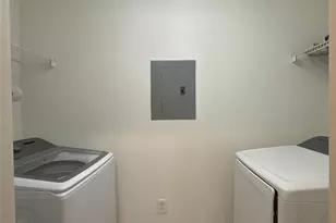 718 W Trade St, Charlotte, NC 28202 - Photo 11