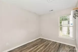 2710 Blackberry Ridge Ln, Charlotte, NC 28208 - Photo 19
