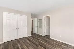 2710 Blackberry Ridge Ln, Charlotte, NC 28208 - Photo 23