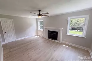 8519 Denbur Dr, Charlotte, NC 28215 - Photo 3