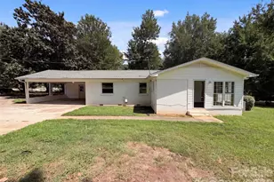 8519 Denbur Dr, Charlotte, NC 28215 - Photo 5