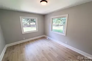 8519 Denbur Dr, Charlotte, NC 28215 - Photo 15