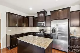15000 Kinnegal Ln, Charlotte, NC 28278 - Photo 11