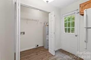 610 Pennwood Ln, Charlotte, NC 28215 - Photo 7