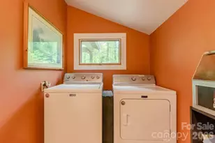 520 Esseola St, Saluda, NC 28773 - Photo 21