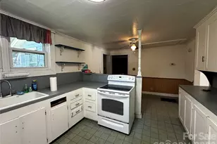 3914 Woodlawn St, Sharon, SC 29742 - Photo 13