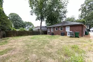 1704 Club Rd, Charlotte, NC 28205 - Photo 9
