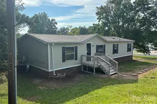 141 Patricia St, Lancaster, SC 29720 - Photo 3
