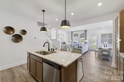 7607 Ethora Way, Charlotte, NC 28216 - Photo 5