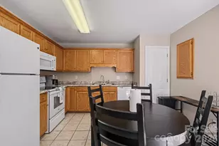 2240 15th Ave NE, Hickory, NC 28601 - Photo 11