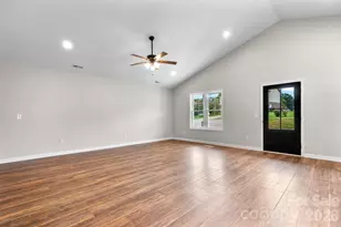 128 Buck Shoals Cir, Hudson, NC 28638 - Photo 5