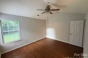 2615 Robyns Glen Dr, Charlotte, NC 28269 - Photo 9